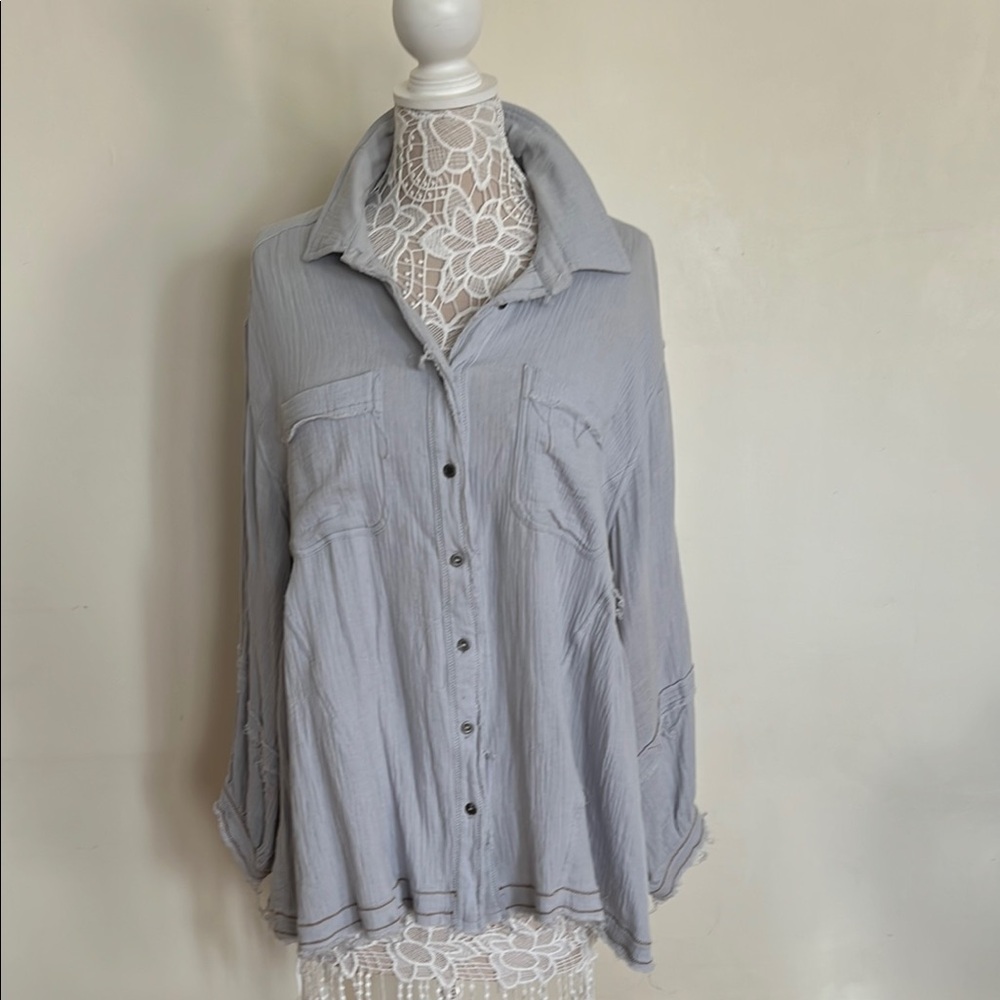 Easel Women's Flowy Blue Button-Up Top